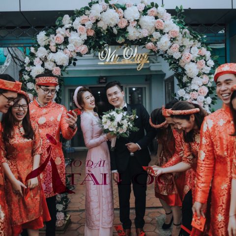 Áo Dài Bưng Quả Nam Màu Đỏ Vải Gấm
