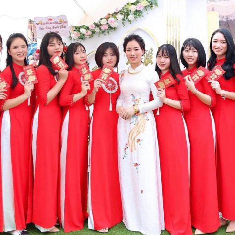 Áo Dài Bưng Quả Màu Đỏ Kết Cườm Trắng BQ-DKC