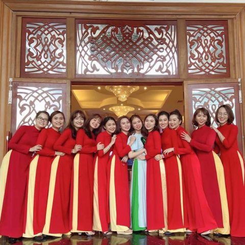 Áo Dài Bưng Quả Đỏ Trơn BQ-DT