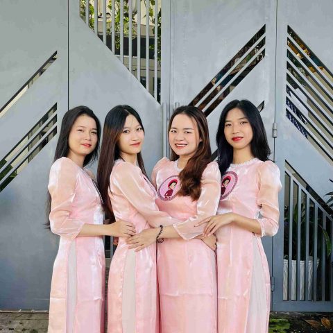 Áo dài bưng quả hồng cô dâu cổ tròn