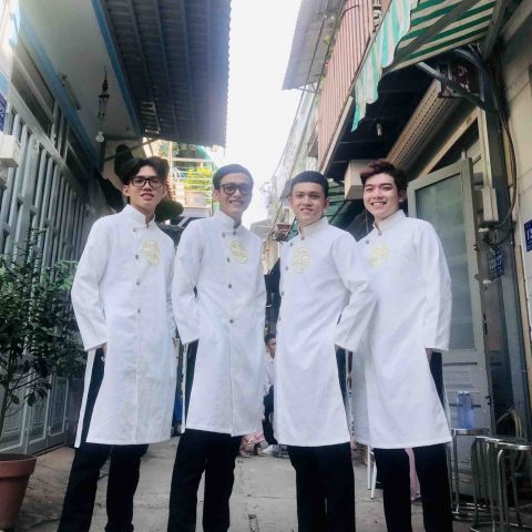 Áo dài bưng quả nam trắng