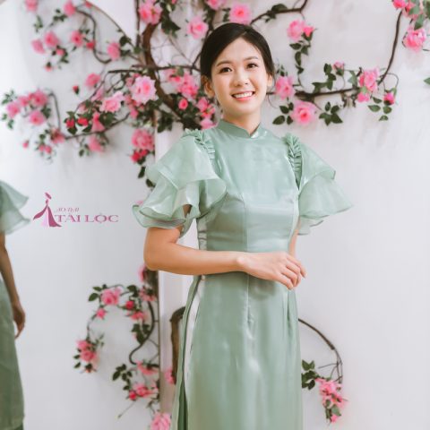 Áo dài bưng quả xanh phi bóng tay bèo
