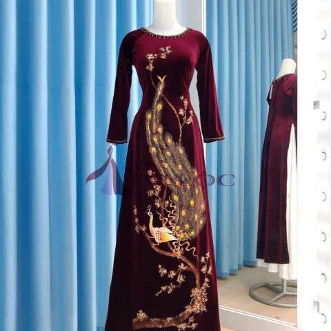 Áo Dài Bà Sui Màu Đỏ Đô Vải Nhung Vẽ Chim Công(BSD-N5)