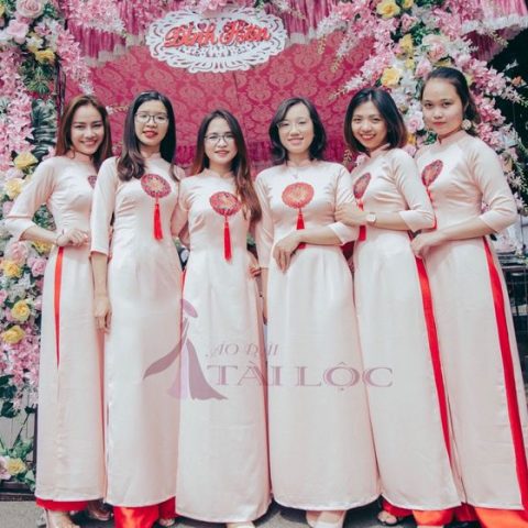 Áo Dài Bưng Quả Hồng Nhung Ren Đỏ(BQH-MS17)