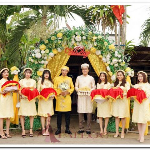 Áo Dài Bưng Quả Cách Tân Nữ Vàng Gấm 2 BQCT-VG2