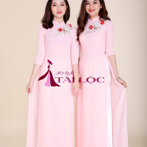 Áo Dài Bưng Quả Nữ Màu Hồng Pastel 2 Hoa Đỏ(BQH-MS4)