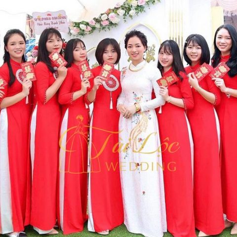 Áo Dài Bưng Quả Màu Đỏ kết cườm trắng