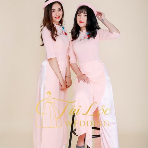 Áo Dài Bưng Quả Màu Hồng 2 Hoa Xanh