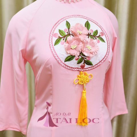 Áo dài bưng quả hồng dâu 3 bông đào(BQH-MS25)