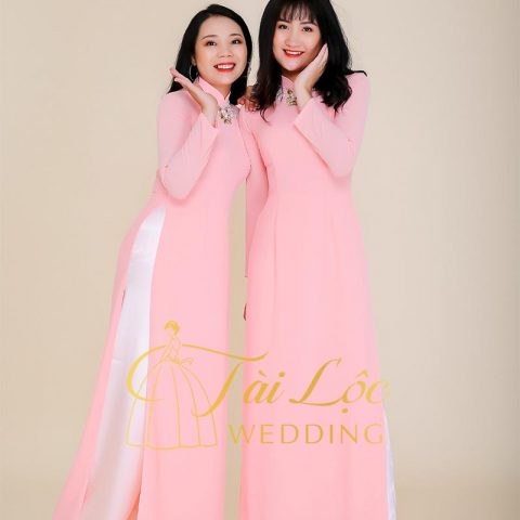 Áo Dài Bưng Quả Màu Hồng Hoa Quanh Cổ