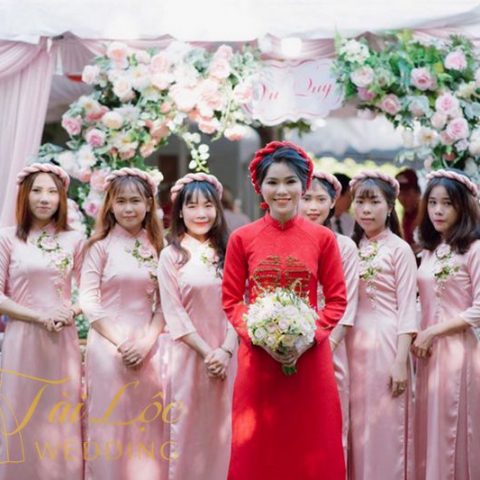 Áo Dài Bưng Quả Màu Hồng Phi Lụa