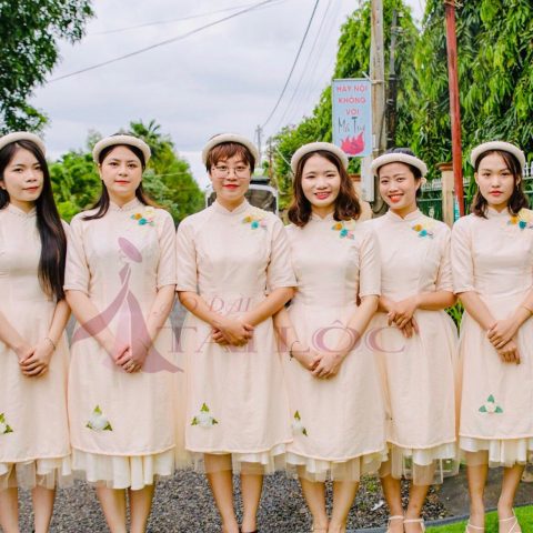 Áo Dài Bưng Quả Màu Kem 4 Tà (BQH- MS3)