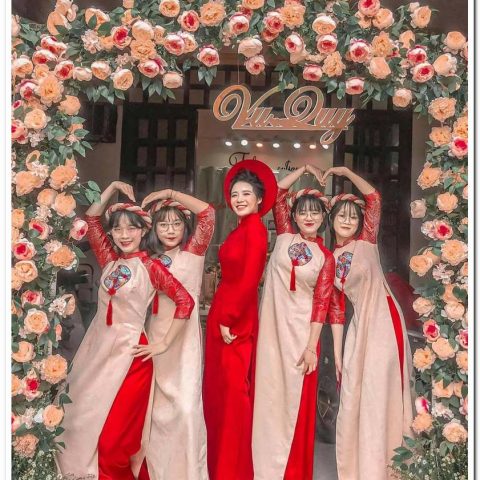 Áo Dài Bưng Quả Nữ Gấm Tay Đỏ Tà Dài BQ-KTD