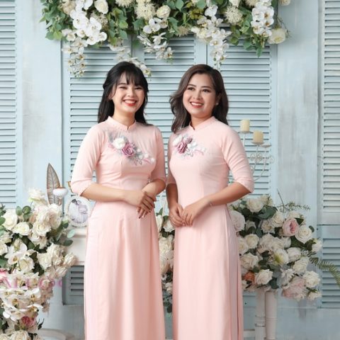 Áo Dài Bưng Quả Màu Hồng Cam Ks 1 Hoa Trắng Lớn