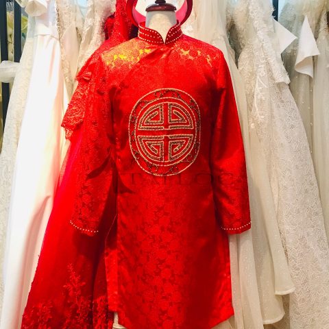 Áo Dài Cách Tân Nam Màu Đỏ Kết Cườm Trắng (KHG9)