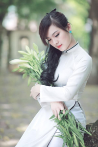 Mẫu áo dài học sinh có hoa văn